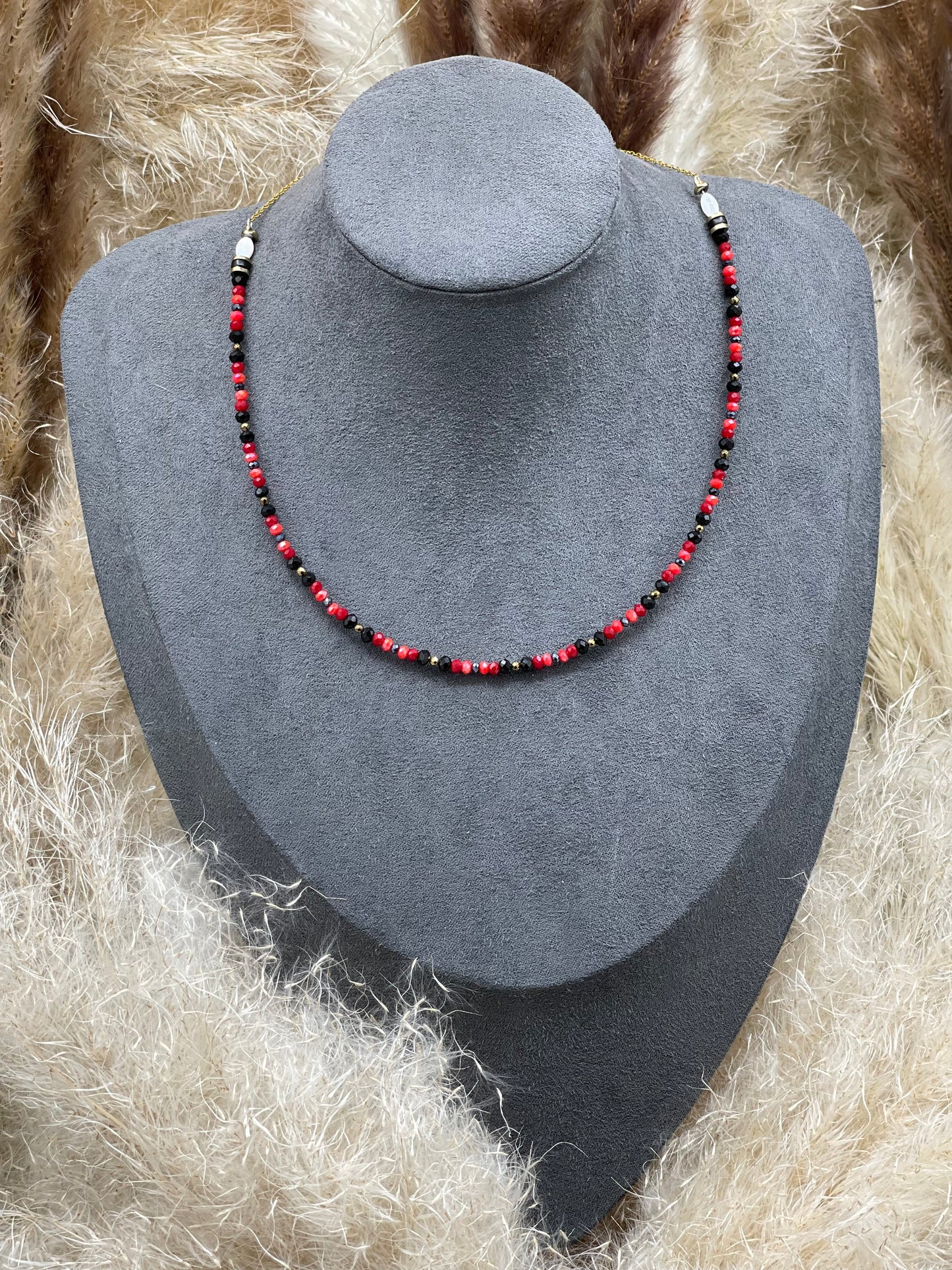 Collier Lola - en perle et pierres naturelles bleu, turquoise, rouge