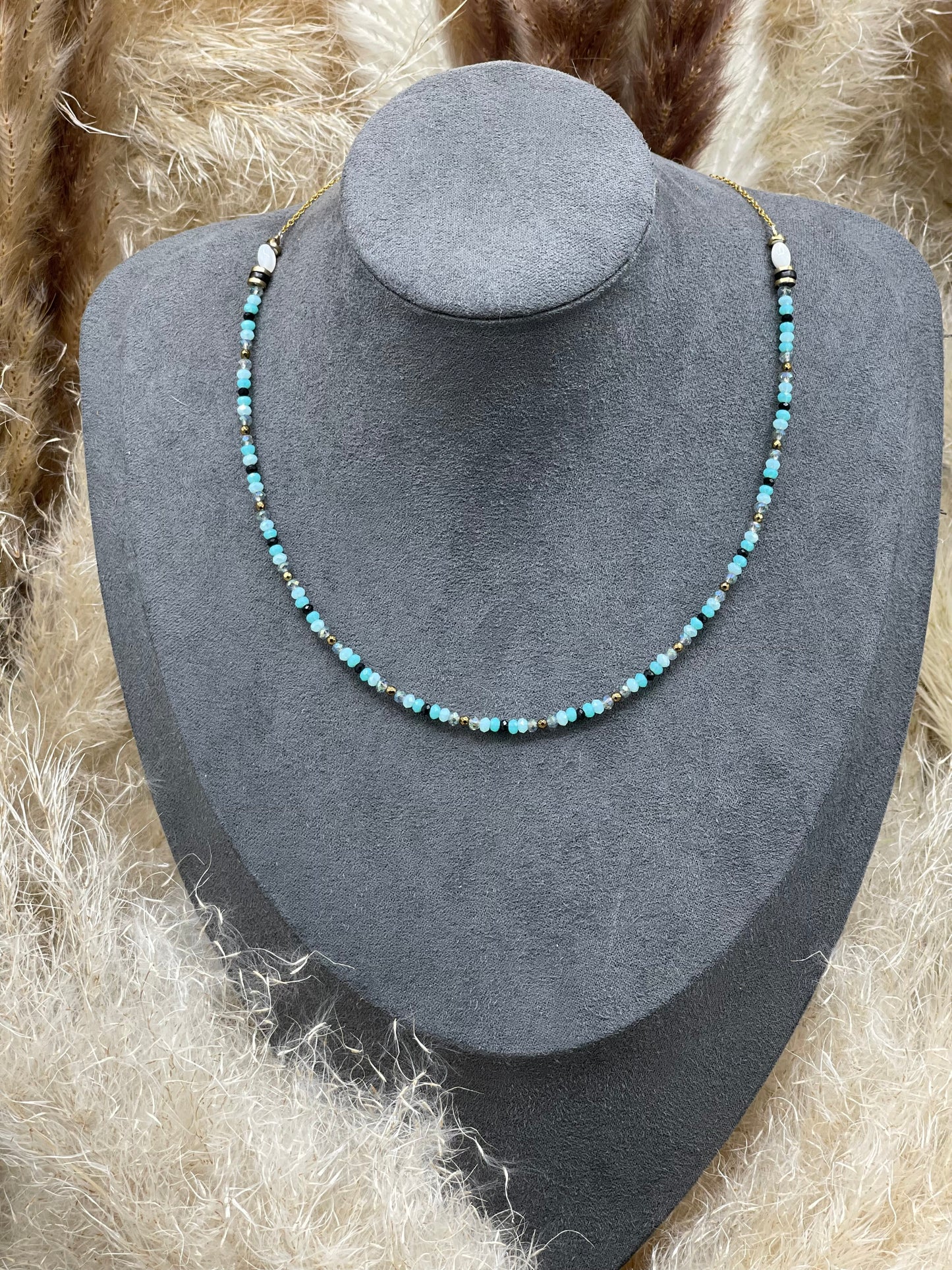 Collier Lola - en perle et pierres naturelles bleu, turquoise, rouge